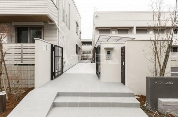 2/3 エントランス