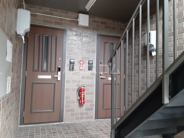 24/30 エントランス