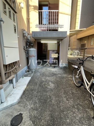 23/30 駐車場