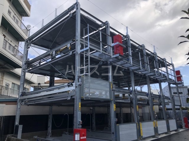 27/30 駐車場