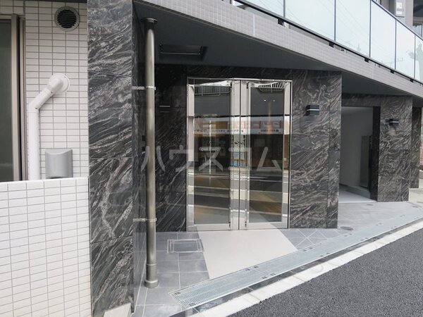 18/26 エントランス