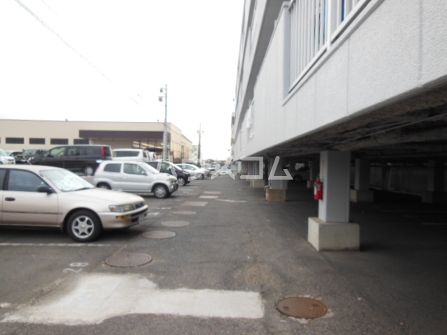 20/28 駐車場