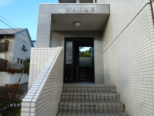 22/25 エントランス