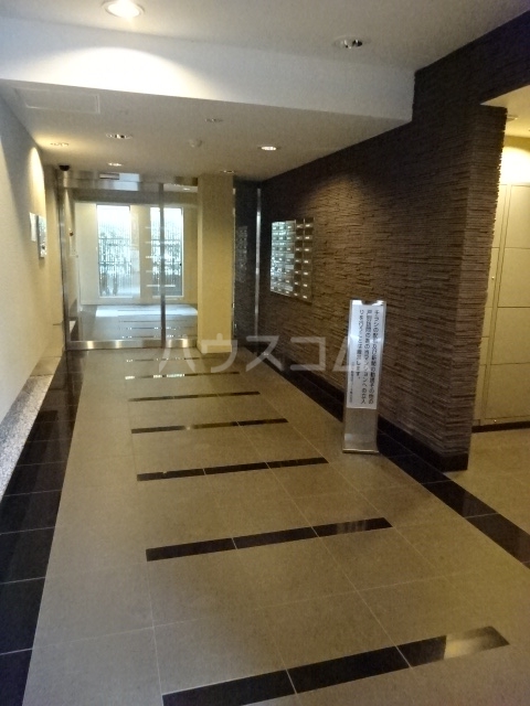 20/30 エントランス