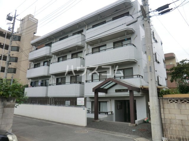 23/29 エントランス