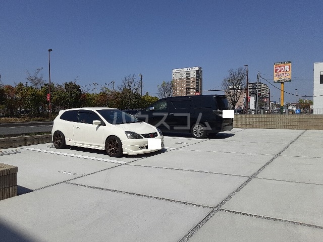 2/4 駐車場