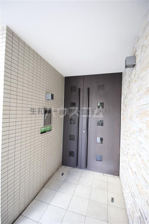 20/30 エントランス