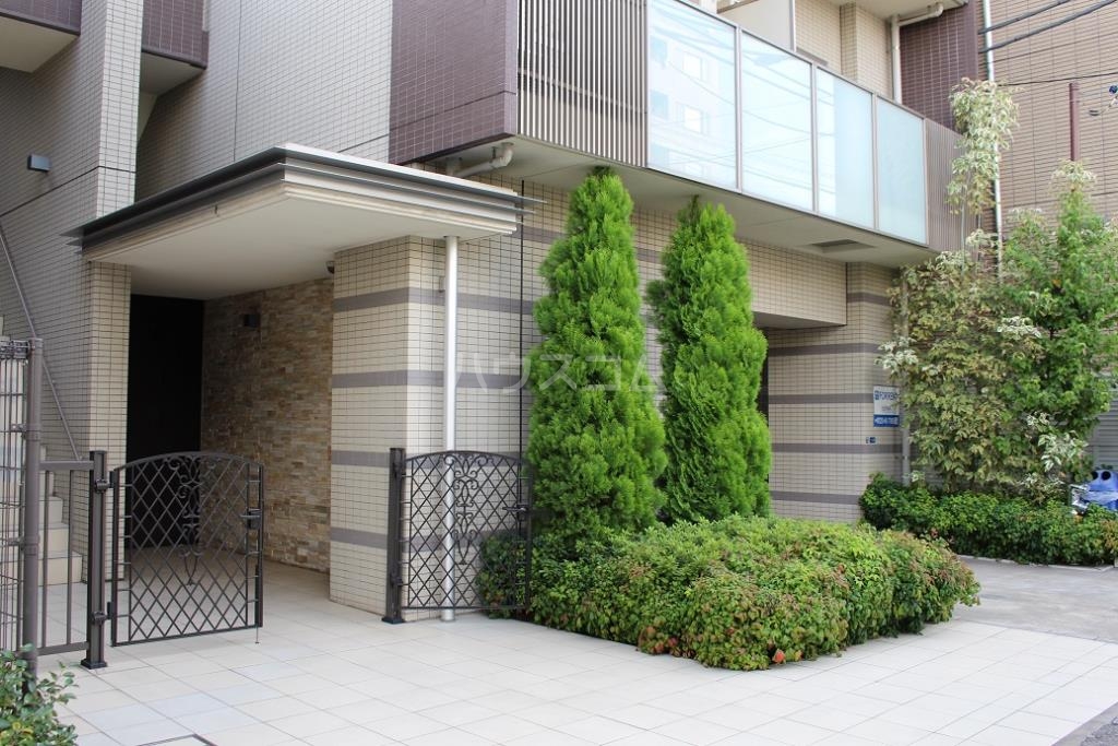 22/30 エントランス