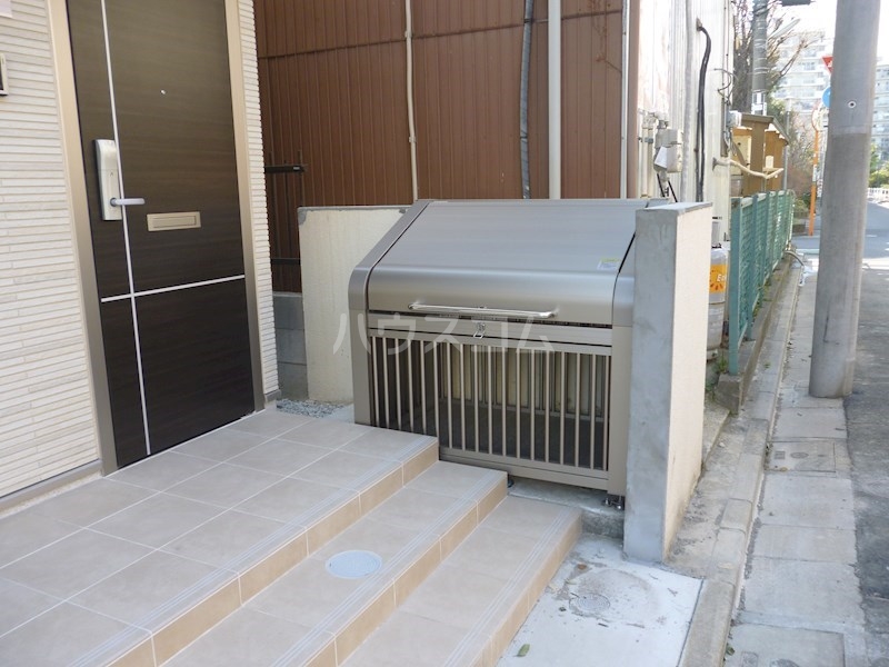 17/26 エントランス