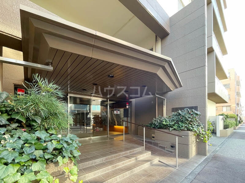 18/22 エントランス