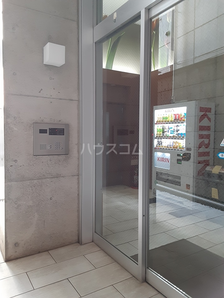 21/29 エントランス