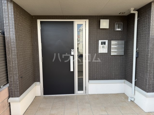 28/30 エントランス