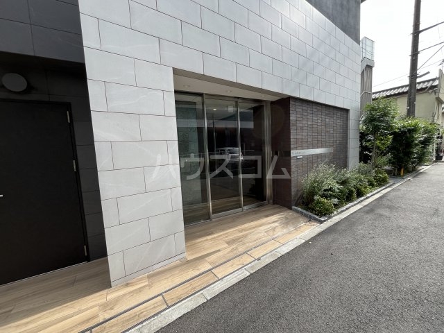 2/4 エントランス