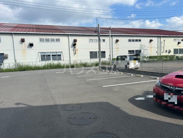 28/30 駐車場