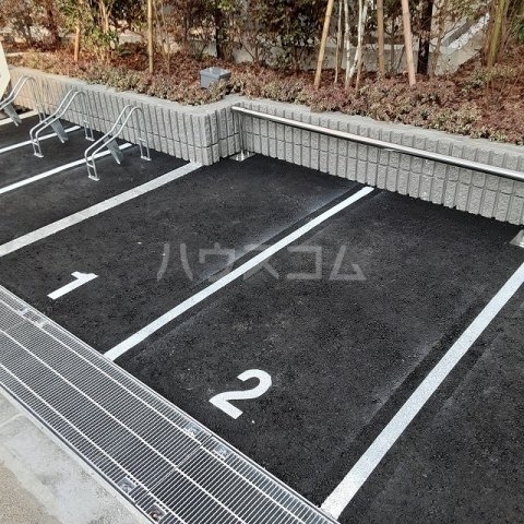 28/30 駐車場