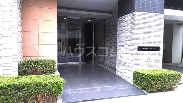 24/27 エントランス