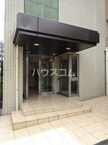 23/30 エントランス