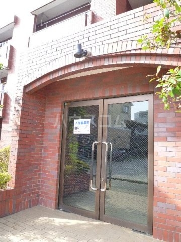 25/30 エントランス