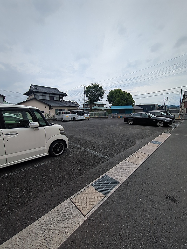 18/18 駐車場