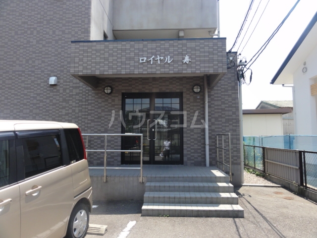 21/30 エントランス