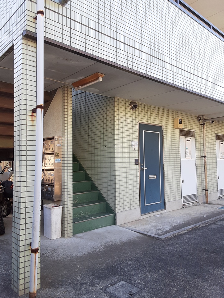 2/2 エントランス