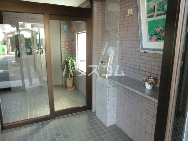 24/26 エントランス