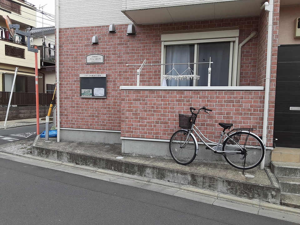 24/30 エントランス