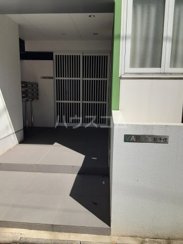 17/17 エントランス