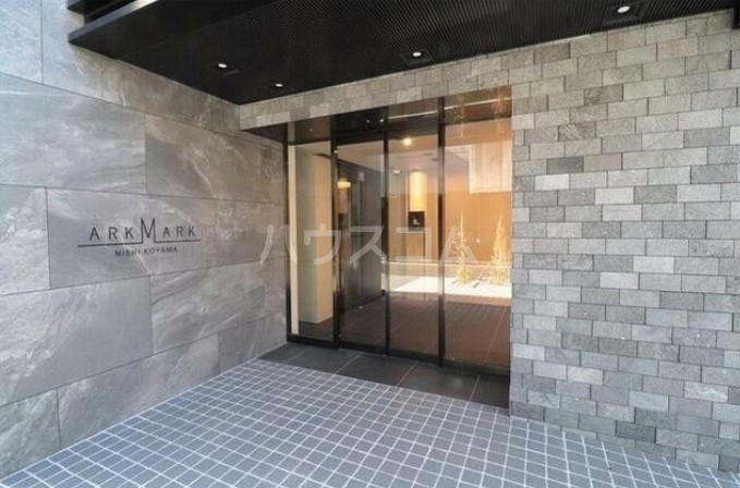 16/21 エントランス