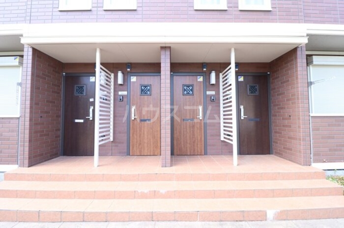 19/23 エントランス