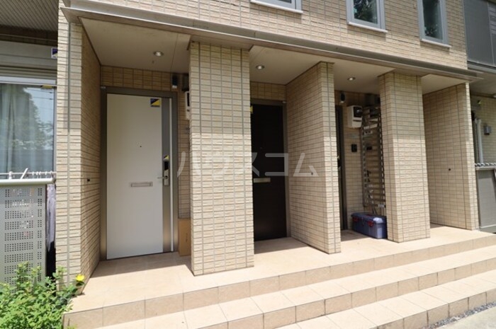 16/21 エントランス