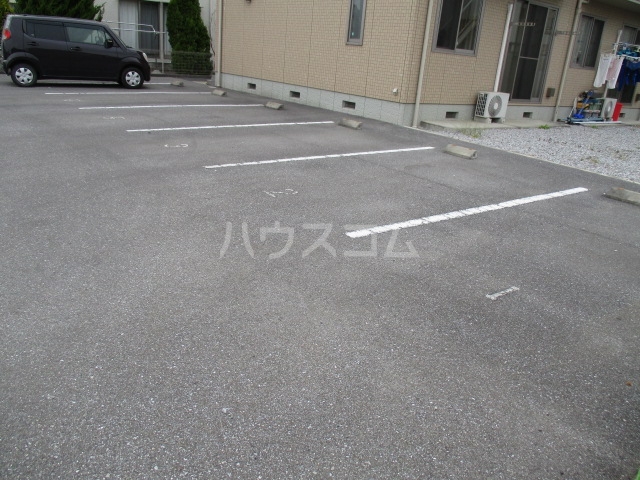 22/22 駐車場