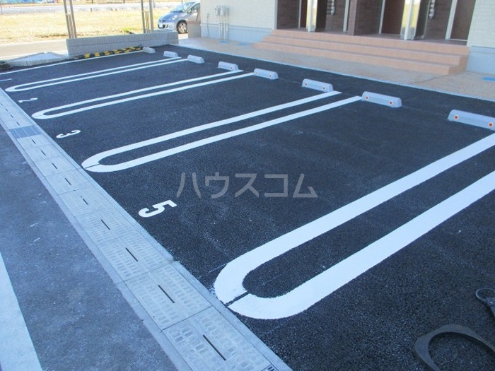 17/18 駐車場