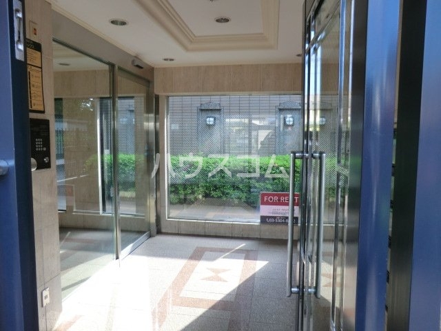 21/27 エントランス
