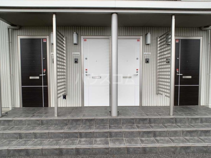 19/22 エントランス