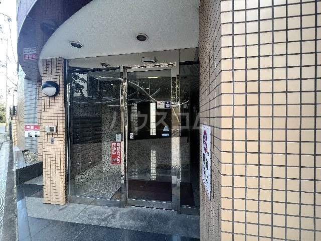 21/30 エントランス