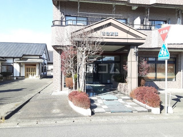 23/25 エントランス