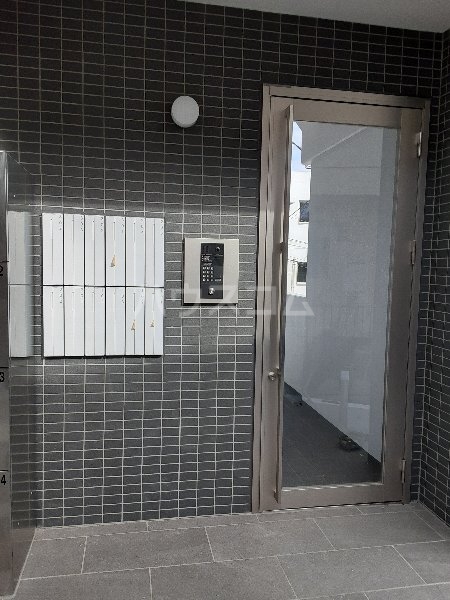 2/5 エントランス