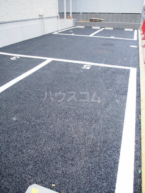 22/30 駐車場