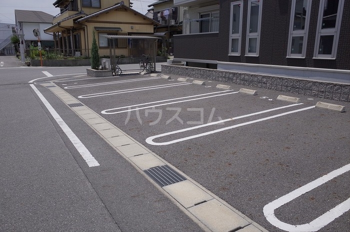 2/6 駐車場