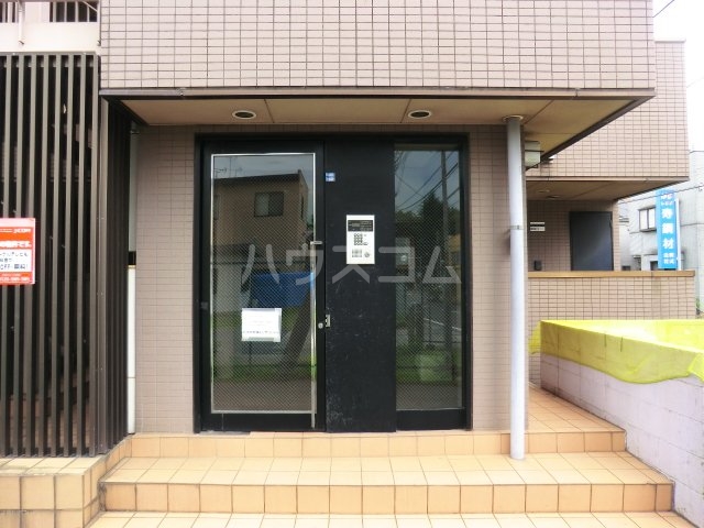 22/30 エントランス