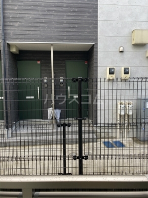 21/30 エントランス