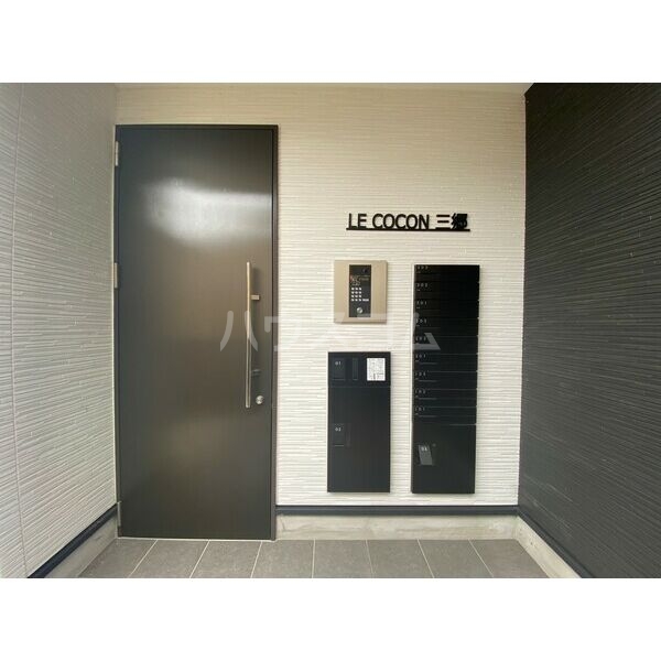 2/5 エントランス