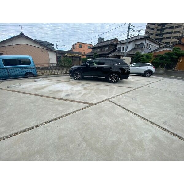 18/20 駐車場