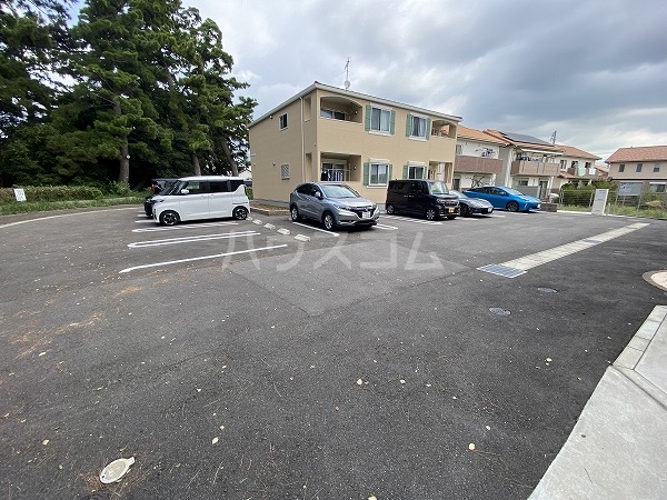 28/30 駐車場