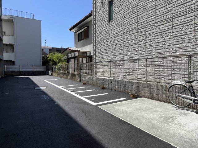 22/25 駐車場