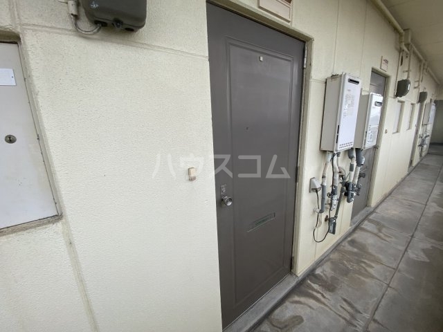 22/30 エントランス