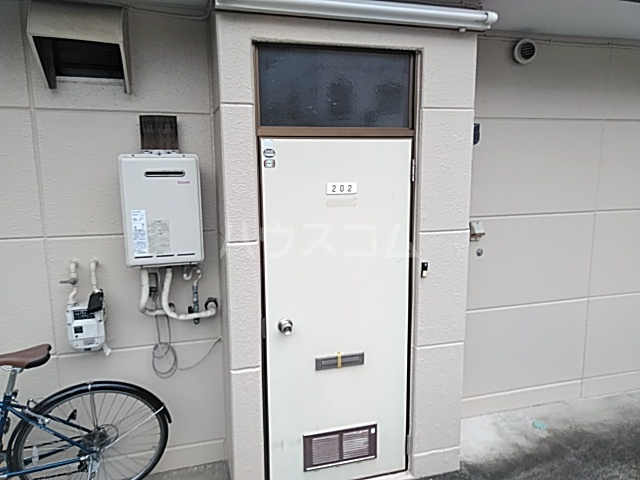 20/21 エントランス