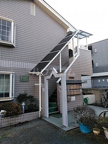 27/30 エントランス