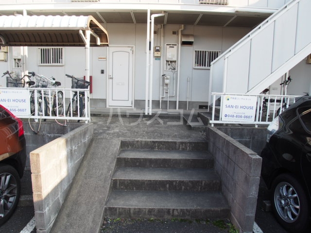 20/29 エントランス